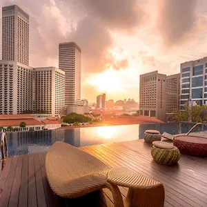 Otel Naumi, Singapur